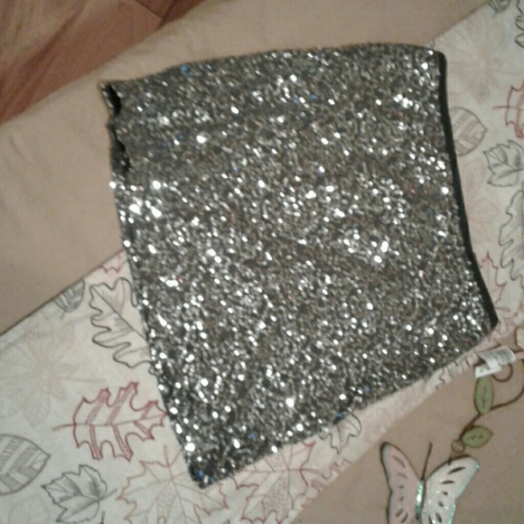 Skirt - Picture 3 of 3